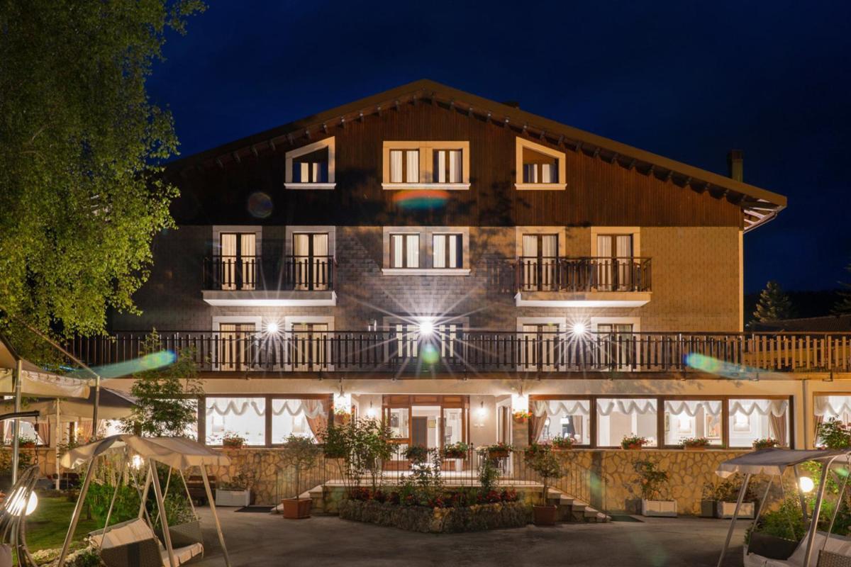 Hotel Edelweiss Pescasseroli Exterior photo
